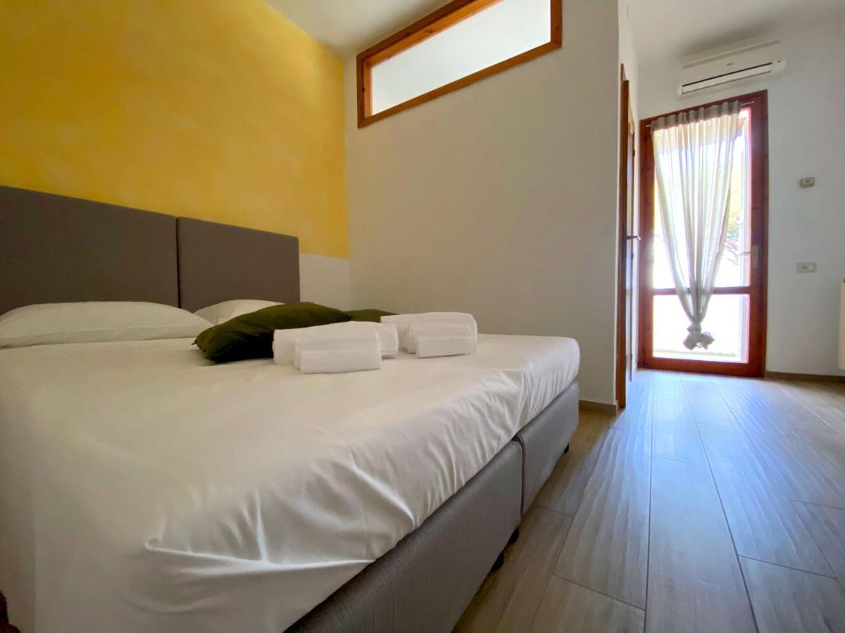 Camping Village Mar Y Sierra San Costanzo Eksteriør billede