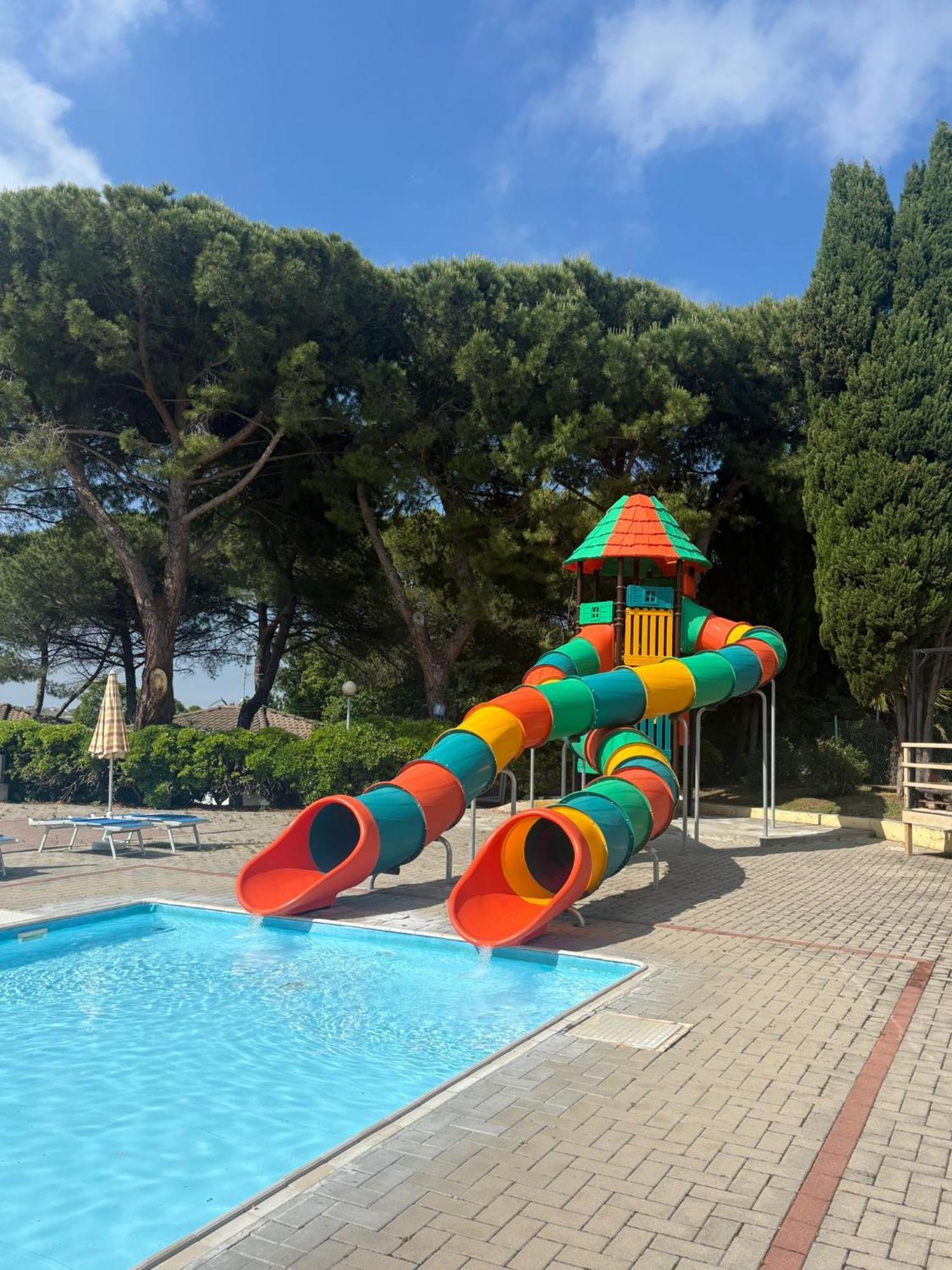 Camping Village Mar Y Sierra San Costanzo Eksteriør billede
