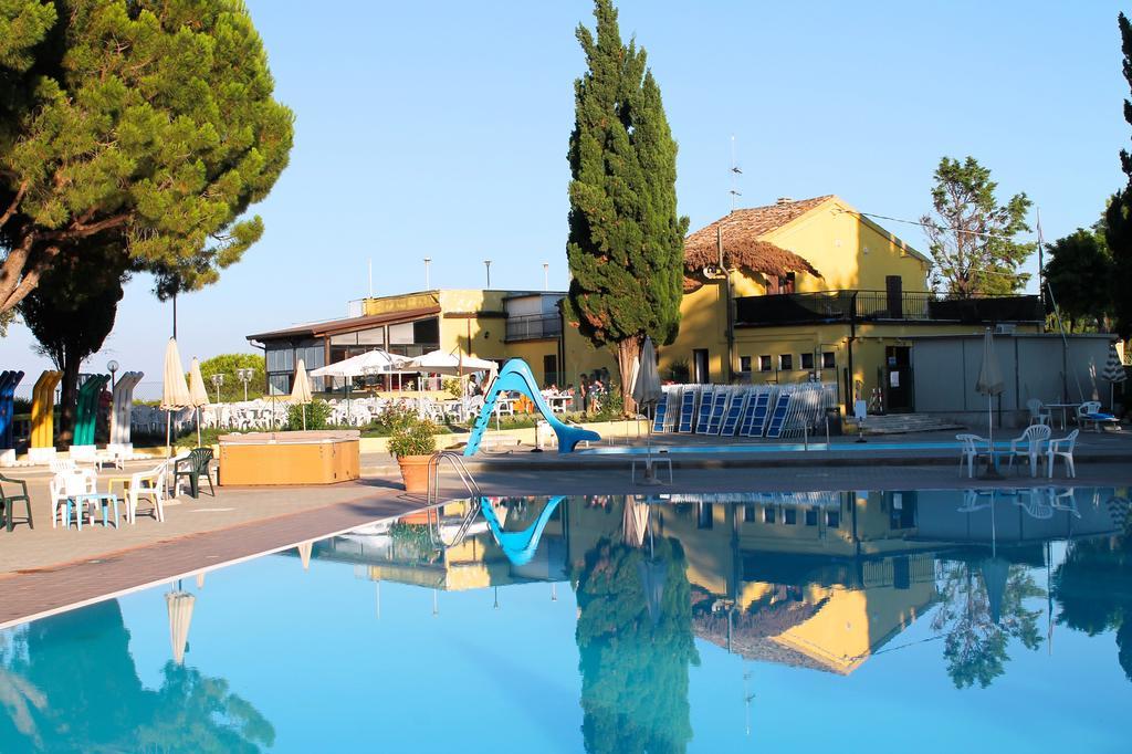 Camping Village Mar Y Sierra San Costanzo Eksteriør billede