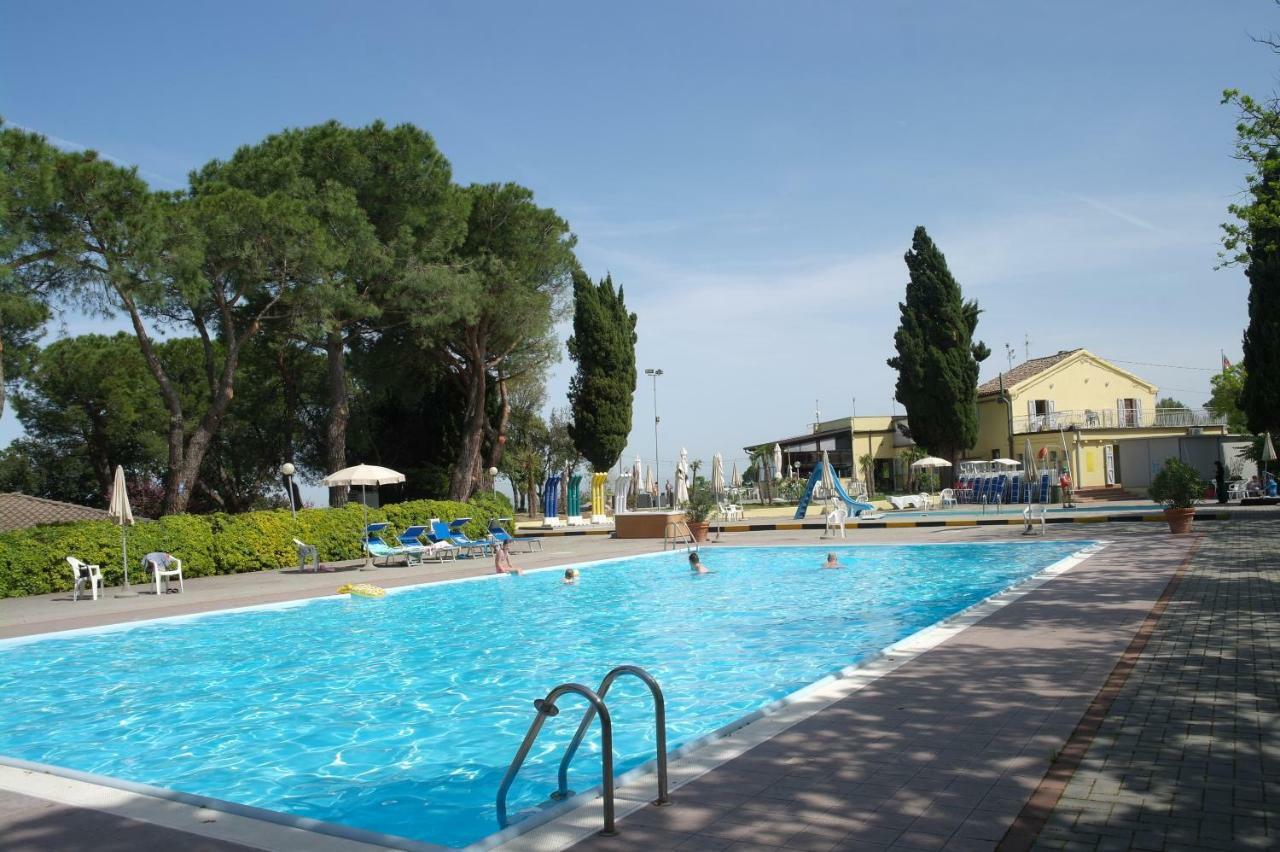 Camping Village Mar Y Sierra San Costanzo Eksteriør billede