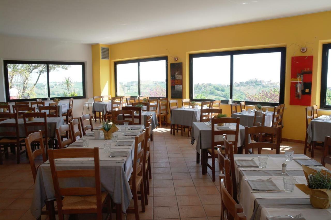Camping Village Mar Y Sierra San Costanzo Eksteriør billede