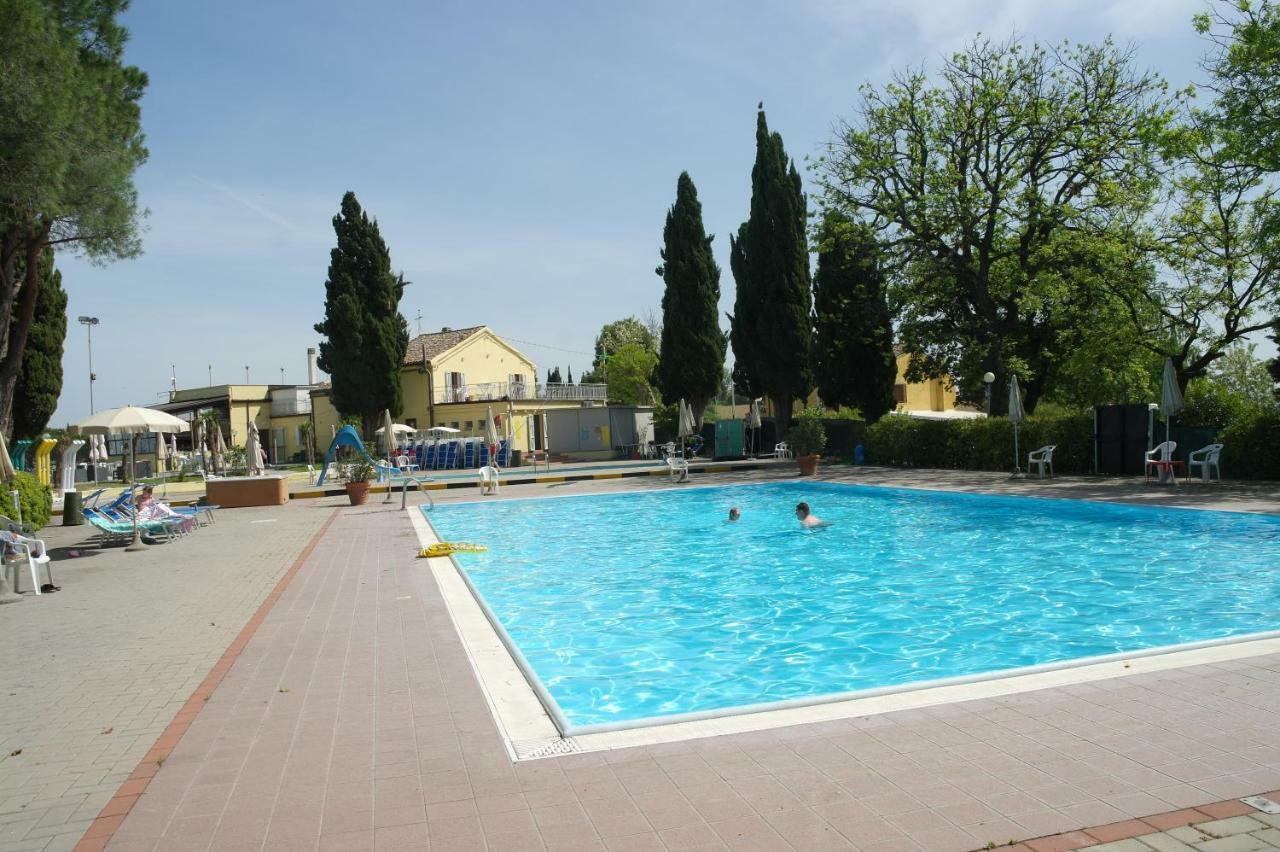 Camping Village Mar Y Sierra San Costanzo Eksteriør billede
