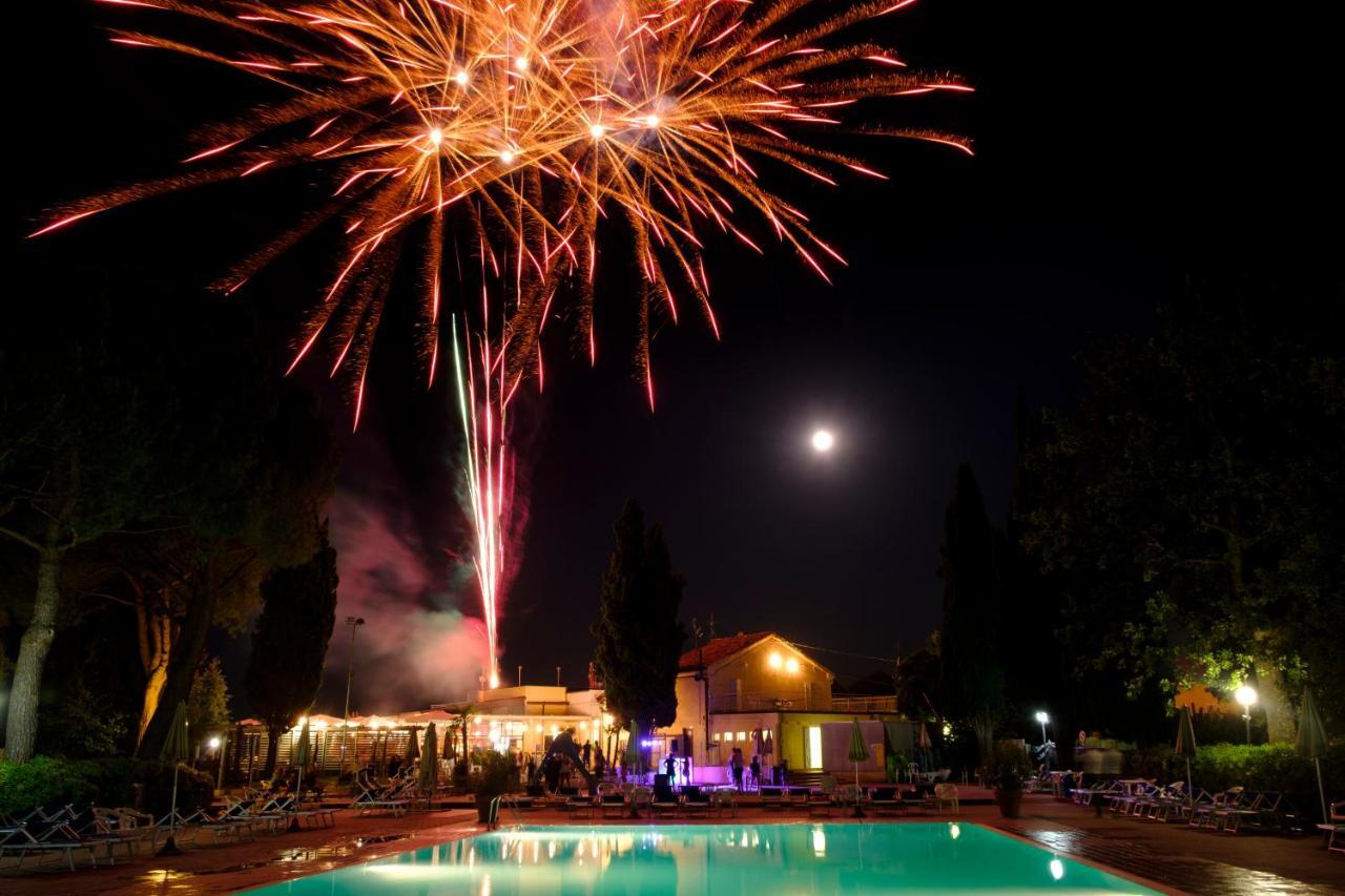 Camping Village Mar Y Sierra San Costanzo Eksteriør billede